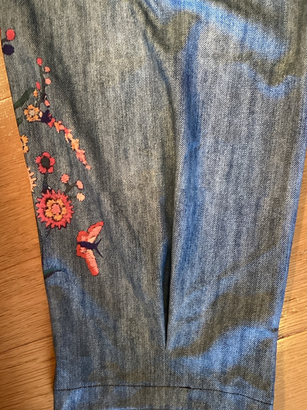 Source Unknown Blue Denim Ankle Jeans with Floral Embroidery Print - Picture 7 of 10